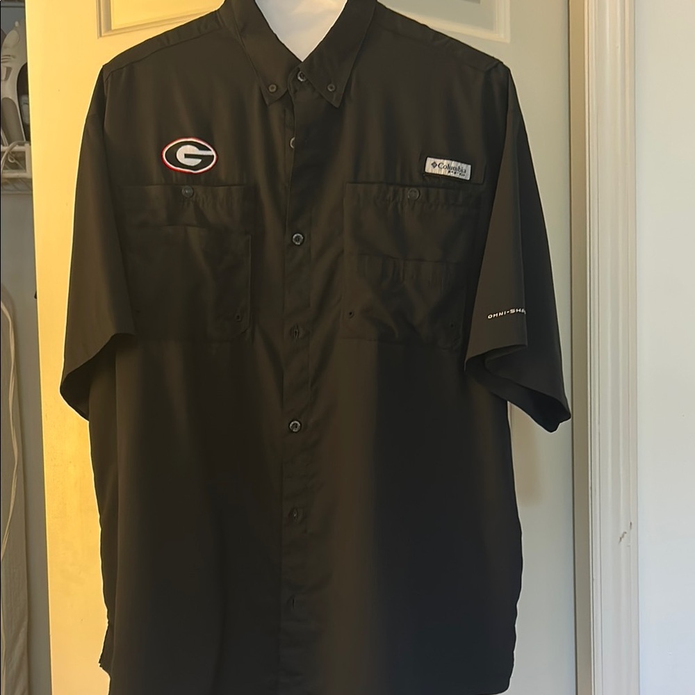 Columbia Black Casual Button Down Shirt with Performance Fabric